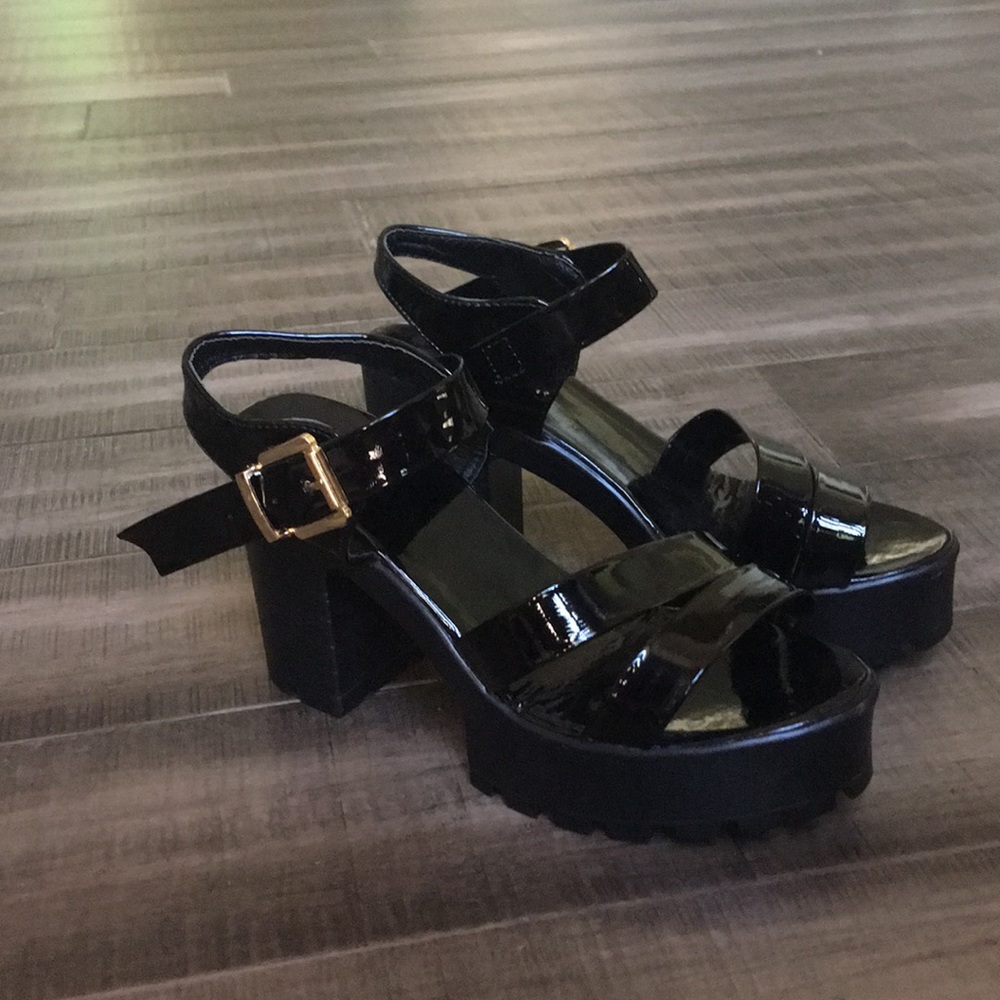 Glossy black wedges with gold accent!